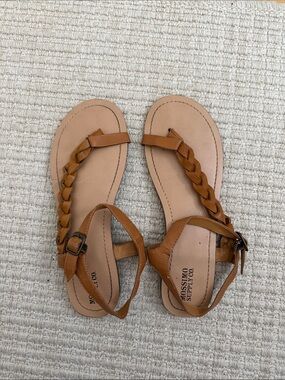 Mossimo Supply Co. Tan Braided T-Strap Sandals
